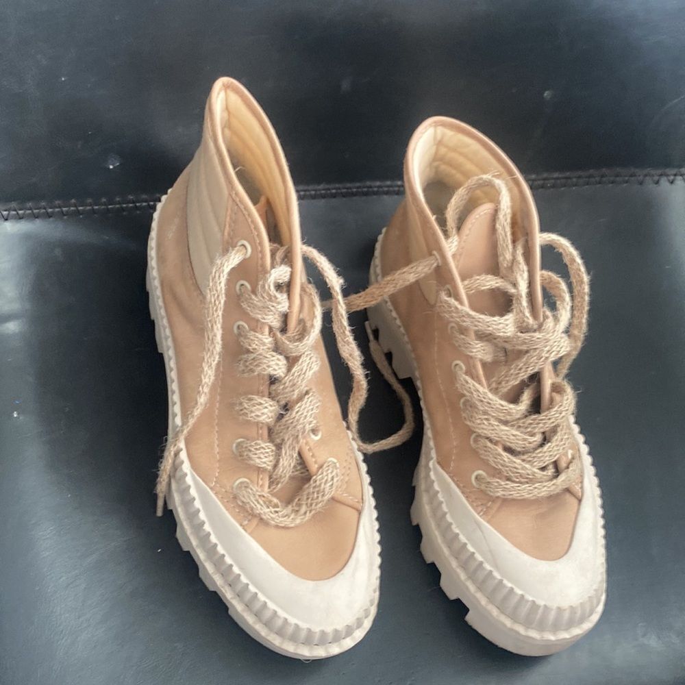 Women's Ociana Platform High Top Sneakers - Size 9 - Picture 3 of 3